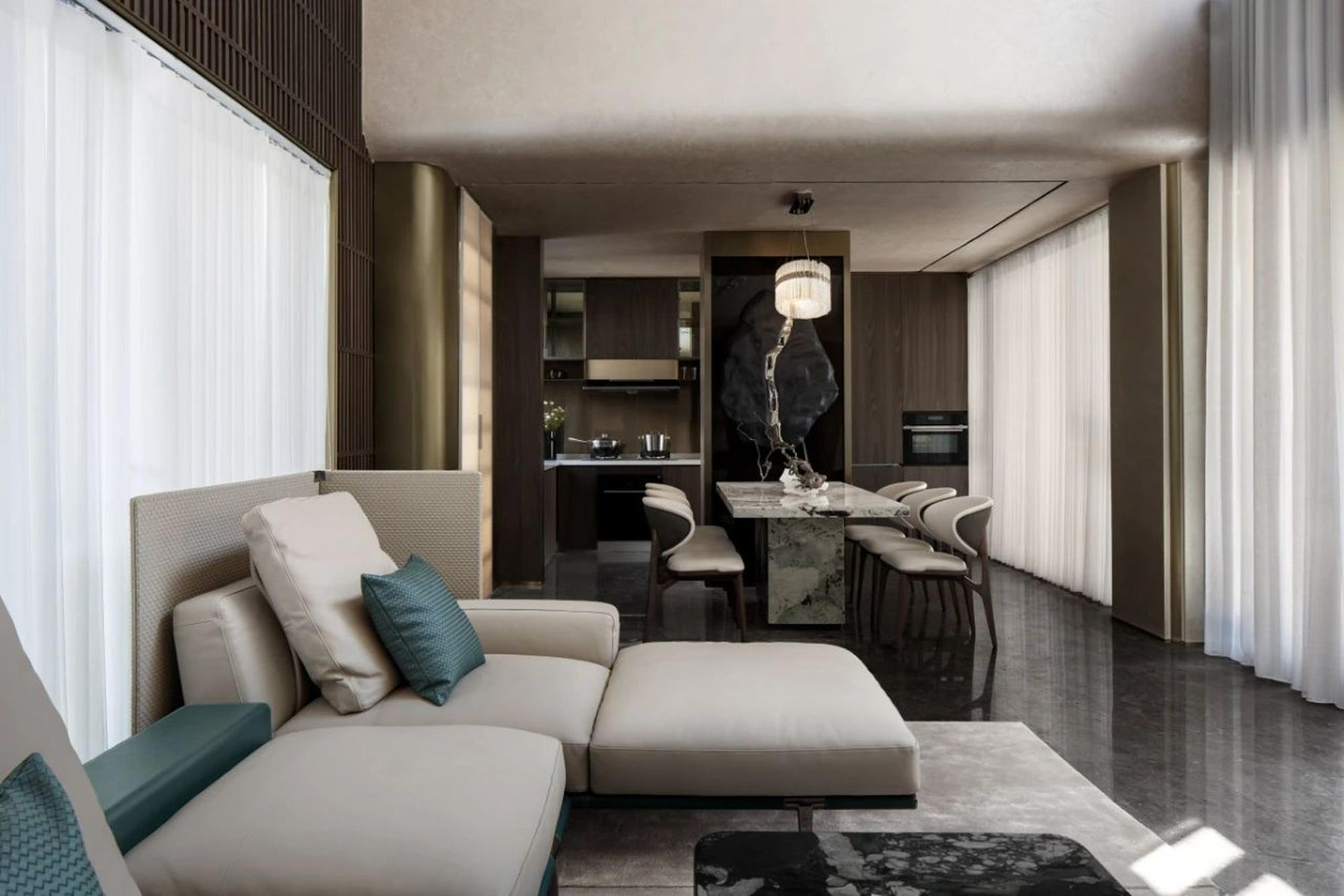 Klasik Detaylara Sahip Yenilenmiş Salon küçük resim